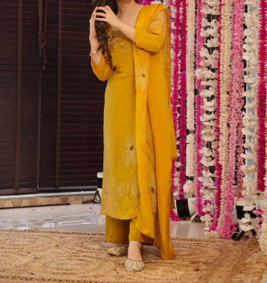 Mrunal Suit Set