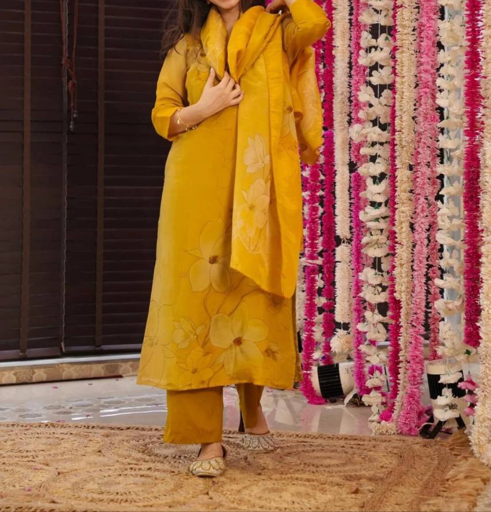 Mrunal Suit Set